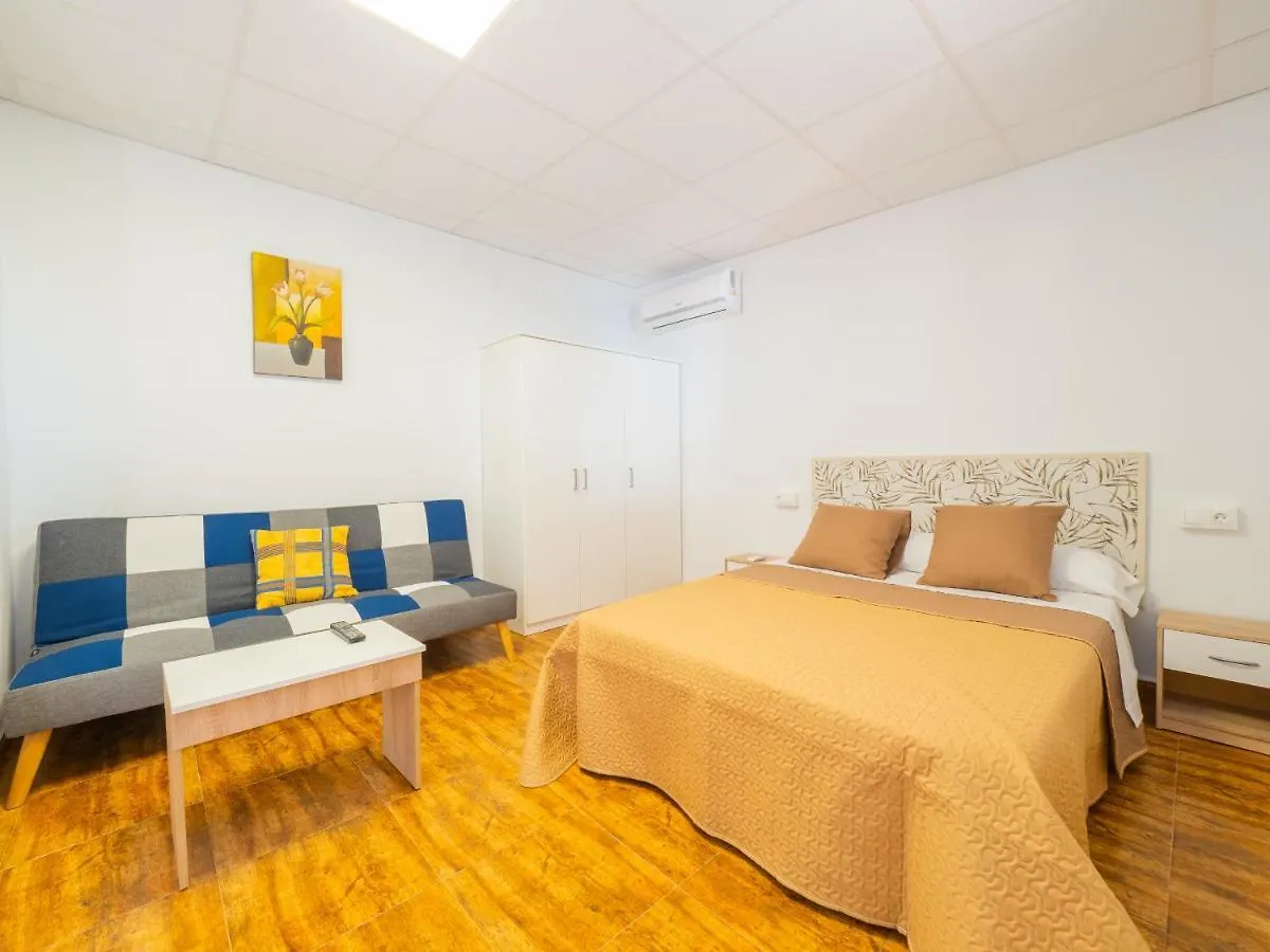 Hébergement de vacances Cubo'S Finca La Higuera De La Estacion Estacion De Cartama Espagne